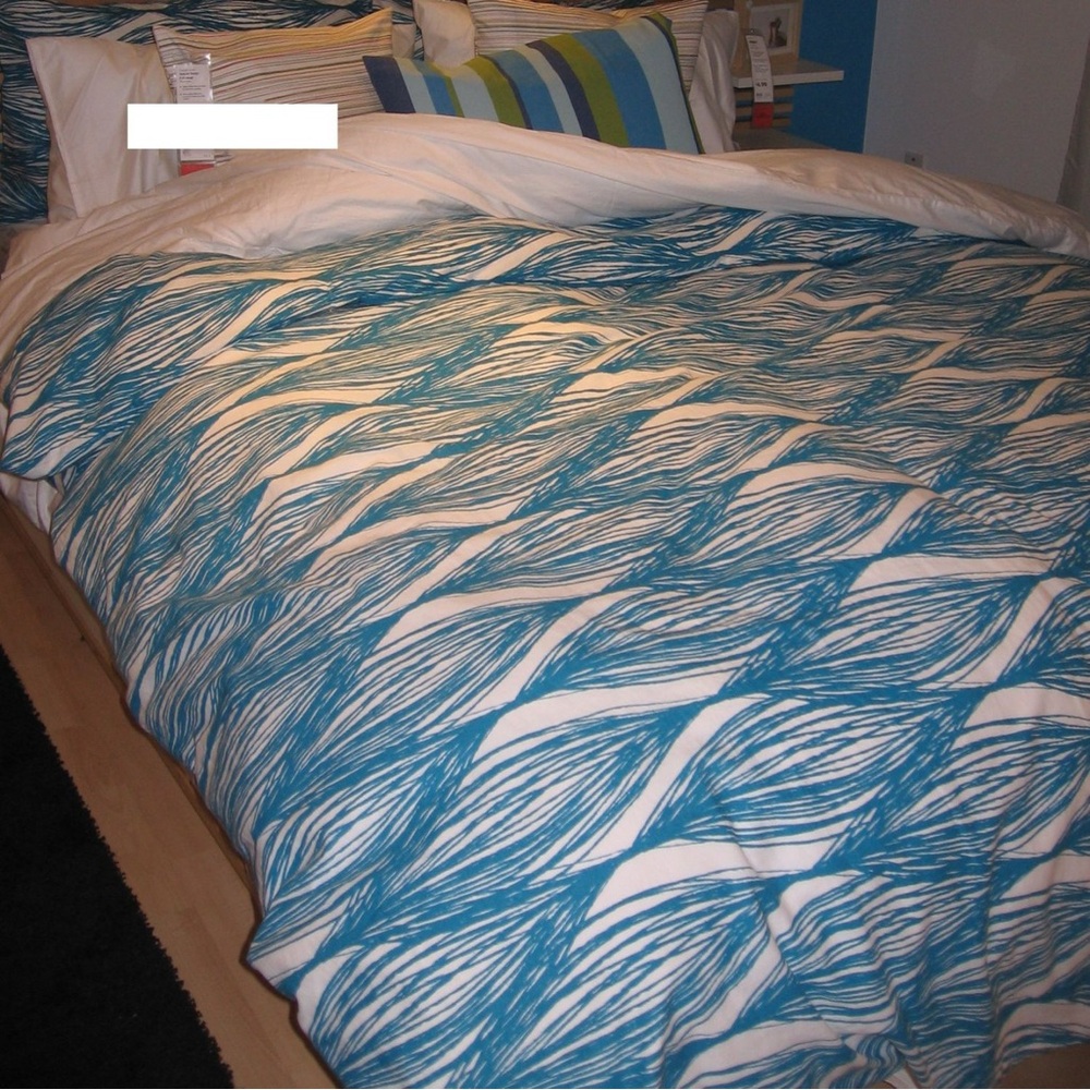 IKEA queen/full duvet and 2 shams